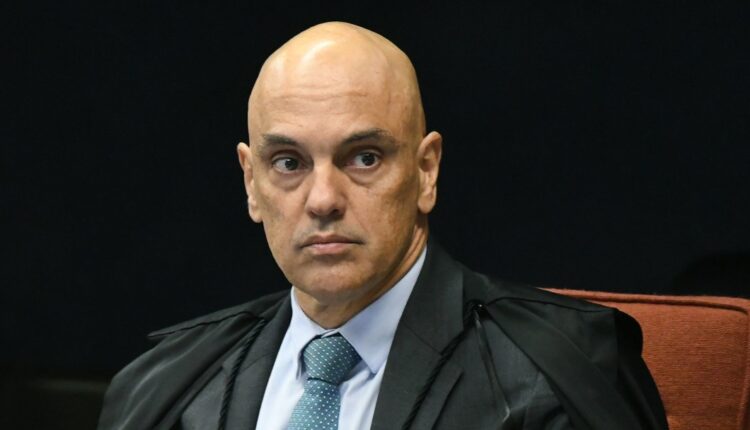  Atentado em Brasília: Barroso designa Moraes como relator do inquérito